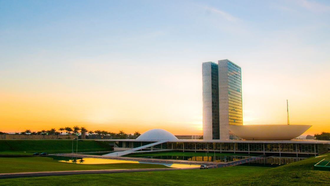 contratação de startups pelo Estado